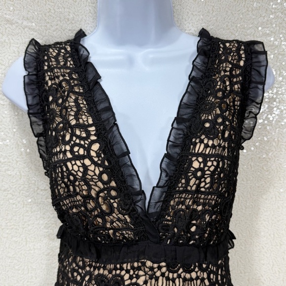 Guess Los Angeles Black Lace Wide-Leg Jumpsuit Size 10 – Floral overlays - Picture 12 of 16